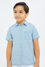 Load image into Gallery viewer, قميص كاجوال جينز باللون الأزرق للأولاد الصغار
