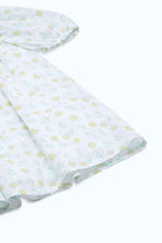 Load image into Gallery viewer, فستان أبيض بطبعة تفاح للبنات حديثي الولادة