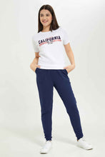 Load image into Gallery viewer, تيشيرت مطبوع باللون الأبيض للبنات الكبار