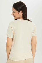 Load image into Gallery viewer, تيشيرت باللون البيج مطبوع للبنات الكبار