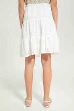 Load image into Gallery viewer, تنورة باللون الأبيض للبنات الكبار