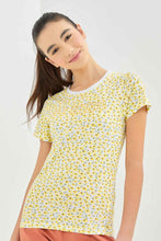 Load image into Gallery viewer, تيشيرت باللون الأصفر مطبوع للبنات الكبار