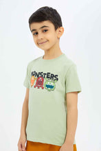 Load image into Gallery viewer, تيشيرت زيتي بطبعة للأولاد الصغار