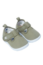 Load image into Gallery viewer, حذاء باللون الأخضرمن الفيلكرو ستراب للأولاد
