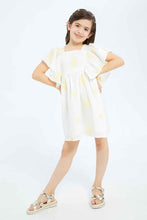 Load image into Gallery viewer, فستان مطرز باللون الكريمي والأصفر للبنات الصغار