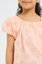 Load image into Gallery viewer, بلوزة بأكمام مزينة باللون الأبيض للبنات الصغار