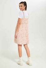 Load image into Gallery viewer, فستان أبيض بطبعة زهر للبنات الكبار