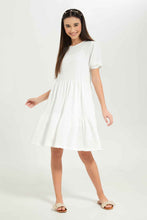 Load image into Gallery viewer, فستان أبيض مزين باللون الأبيض للبنات الكبار