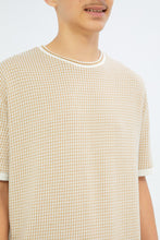Load image into Gallery viewer, تيشيرت فضفاض باللون البيج للأولاد الكبار