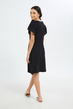 Load image into Gallery viewer, فستان باللون الأسود و أكمام مزينة للبنات الكبار