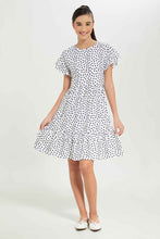 Load image into Gallery viewer, فستان مطبوع باللون الأبيض للبنات الكبار