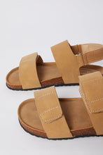Load image into Gallery viewer, صندل باللون الأسمر للأولاد