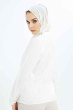 Load image into Gallery viewer, بلوزة بأزرار أمامية باللون العاجي للنساء