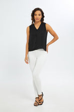 Load image into Gallery viewer, بلوزة بأزرار أمامية باللون الأسود للنساء