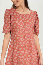 Load image into Gallery viewer, فستان باللون النحاسي مطبوع بازرار للبنات الكبار