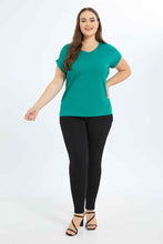 Load image into Gallery viewer, تيشيرت سادة باللون الأخضر للنساء بمقاسات كبيرة