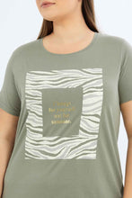 Load image into Gallery viewer, تيشيرت مطبوع باللون الرمادي للنساء بمقاسات كبيرة