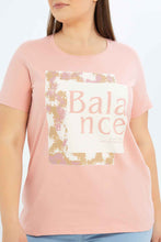 Load image into Gallery viewer, تيشيرت مطبوع باللون الوردي للنساء بمقاسات كبيرة