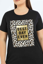 Load image into Gallery viewer, تيشيرت باللون الأسود بطبعة للنساء