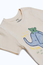 Load image into Gallery viewer, تيشيرت بطبعة باللون الكريمي للأولاد حديثي الولادة