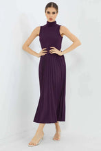 Load image into Gallery viewer, فستان بنفسجي بياقة عالية للنساء