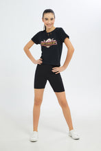 Load image into Gallery viewer, تيشيرت بطبعة باللون الأسود للبنات الكبار