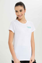 Load image into Gallery viewer, تيشيرت مطبوع باللون الأبيض للبنات اكبار