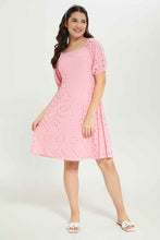Load image into Gallery viewer, فستان مفرغ باللون الوردي للبنات الكبار