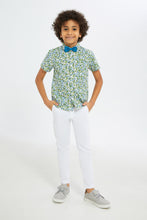 Load image into Gallery viewer, بنطلون مع حزام باللون الأبيض للأولاد الصغار