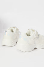 Load image into Gallery viewer, سنيكرز باللون الكريمي للبنات