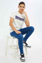 Load image into Gallery viewer, تيشيرت باللون الأبيض مطبوع للأولاد الكبار