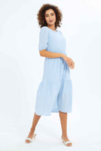 Load image into Gallery viewer, فستان مكشكش باللون الأزرق للنساء