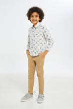 Load image into Gallery viewer, قميص مطبوع باللون الأبيض بكم طويل للأولاد الصغار