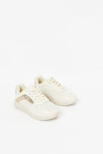 Load image into Gallery viewer, سنيكرز مزين باللون الكريمي للبنات