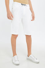 Load image into Gallery viewer, شورت سهل الإرتداء باللون الأبيض للأولاد الكبار