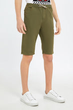 Load image into Gallery viewer, شورت سهل الإرتداء باللون الزيتي للأولاد الكبار