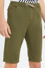 Load image into Gallery viewer, شورت سهل الإرتداء باللون الزيتي للأولاد الكبار