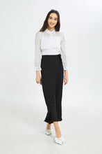 Load image into Gallery viewer, بلوزة بأكمام كشكش باللون الأبيض للبنات الكبار