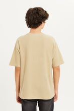 Load image into Gallery viewer, تيشيرت واسع باللون البيج للأولاد الكبار