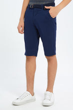 Load image into Gallery viewer, شورت بحزام باللون الكحلي للأولاد الكبار