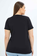 Load image into Gallery viewer, تيشيرت أسود بطبعة للنساء