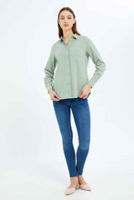 Load image into Gallery viewer, قميص كتان سادة باللون الأخضر للنساء