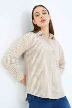 Load image into Gallery viewer, قميص كتان مخطط باللون البيج للنساء