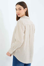 Load image into Gallery viewer, قميص كتان مخطط باللون البيج للنساء