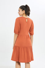 Load image into Gallery viewer, فستان سادة بطبقات باللون البني للنساء