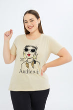 Load image into Gallery viewer, تيشيرت مطبوع باللون البيج للنساء الكيرفي