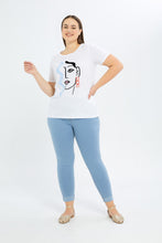 Load image into Gallery viewer, تيشيرت مطبوع باللون الأبيض للنساء الكيرفي