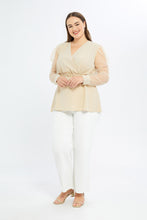 Load image into Gallery viewer, بلوزة بأكمام طويلة باللون الكريمي للنساء الكيرفي