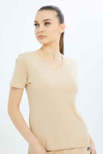 Load image into Gallery viewer, تيشيرت كريمي برقبة V للنساء