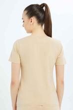Load image into Gallery viewer, تيشيرت كريمي برقبة V للنساء